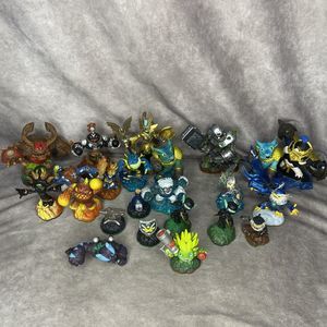 Large Variety Lot of 22 Skylanders Figures Swapforce Spyro Trap Team Imaginators